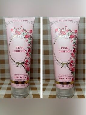 NEW B&BW💕 (2) Pink Chiffon Ultimate Hydration Body Creams•48 hr moisture